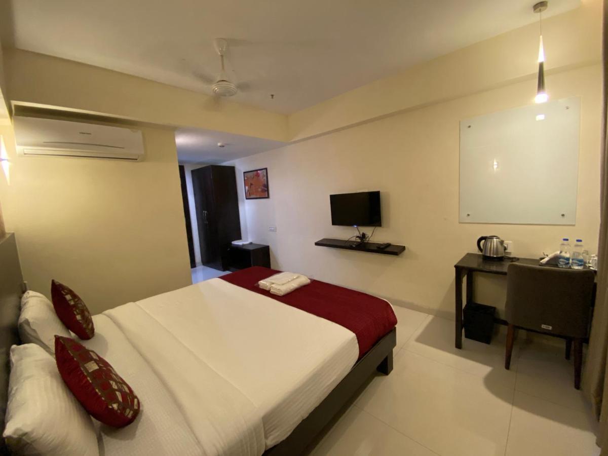 Hotel Singh'S By Wb Inn, Vashi, Navi Mumbai Esterno foto