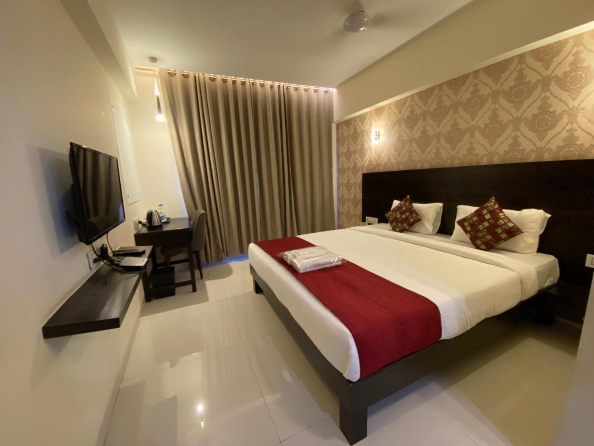 Hotel Singh'S By Wb Inn, Vashi, Navi Mumbai Esterno foto